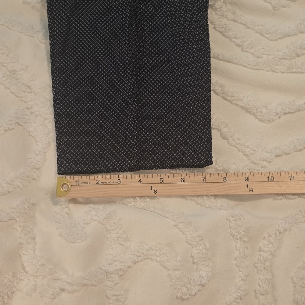 Old Navy Women's Cropped Pants, Small White Print, Front Pockets, Size 14 (310) - Picture 9 of 9